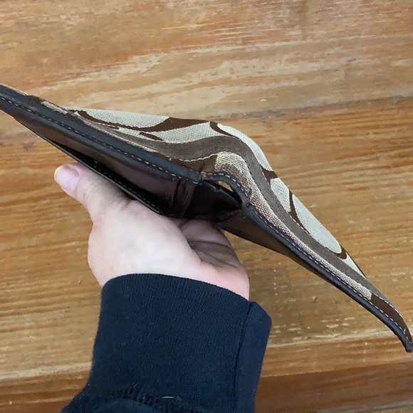 Coach men’s signature bifold wallet - Picture 7 of 7